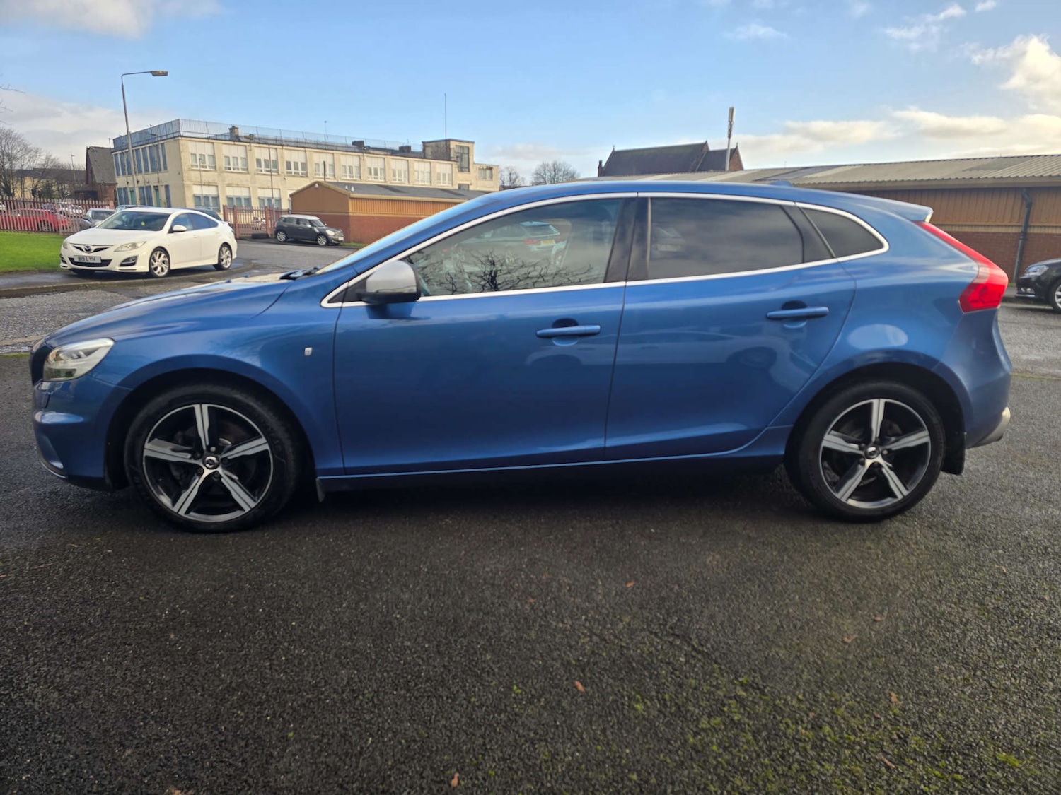 Used Volvo V40 2017 for sale - 76829735: Photo 28