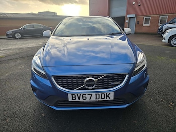 Used Volvo V40 2017 for sale - 76829735: Photo