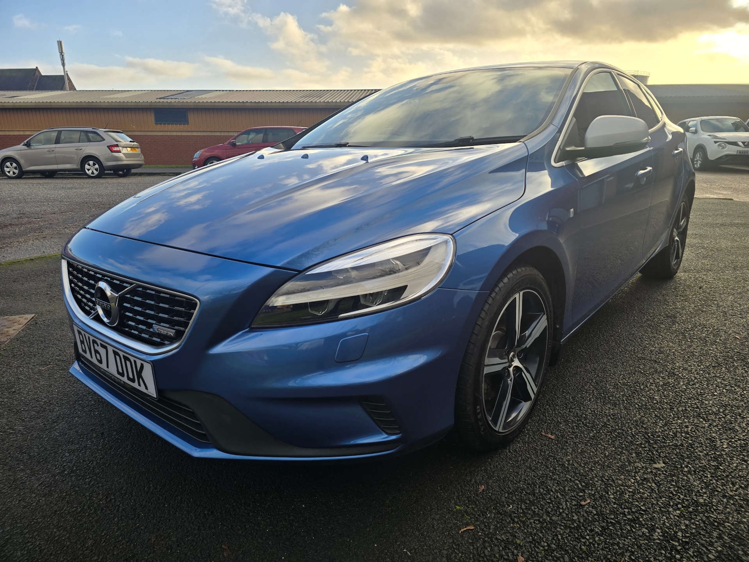 Used Volvo V40 2017 for sale - 76829735: Photo 3
