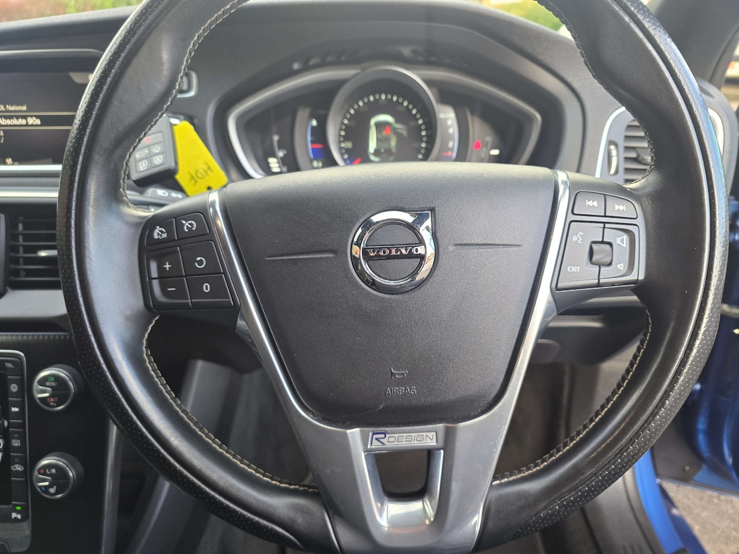 Used Volvo V40 2017 for sale - 76829735: Photo 45