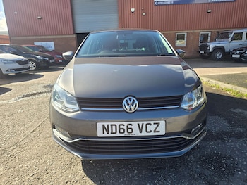 Used Volkswagen Polo 2016 for sale - 76486552: Photo