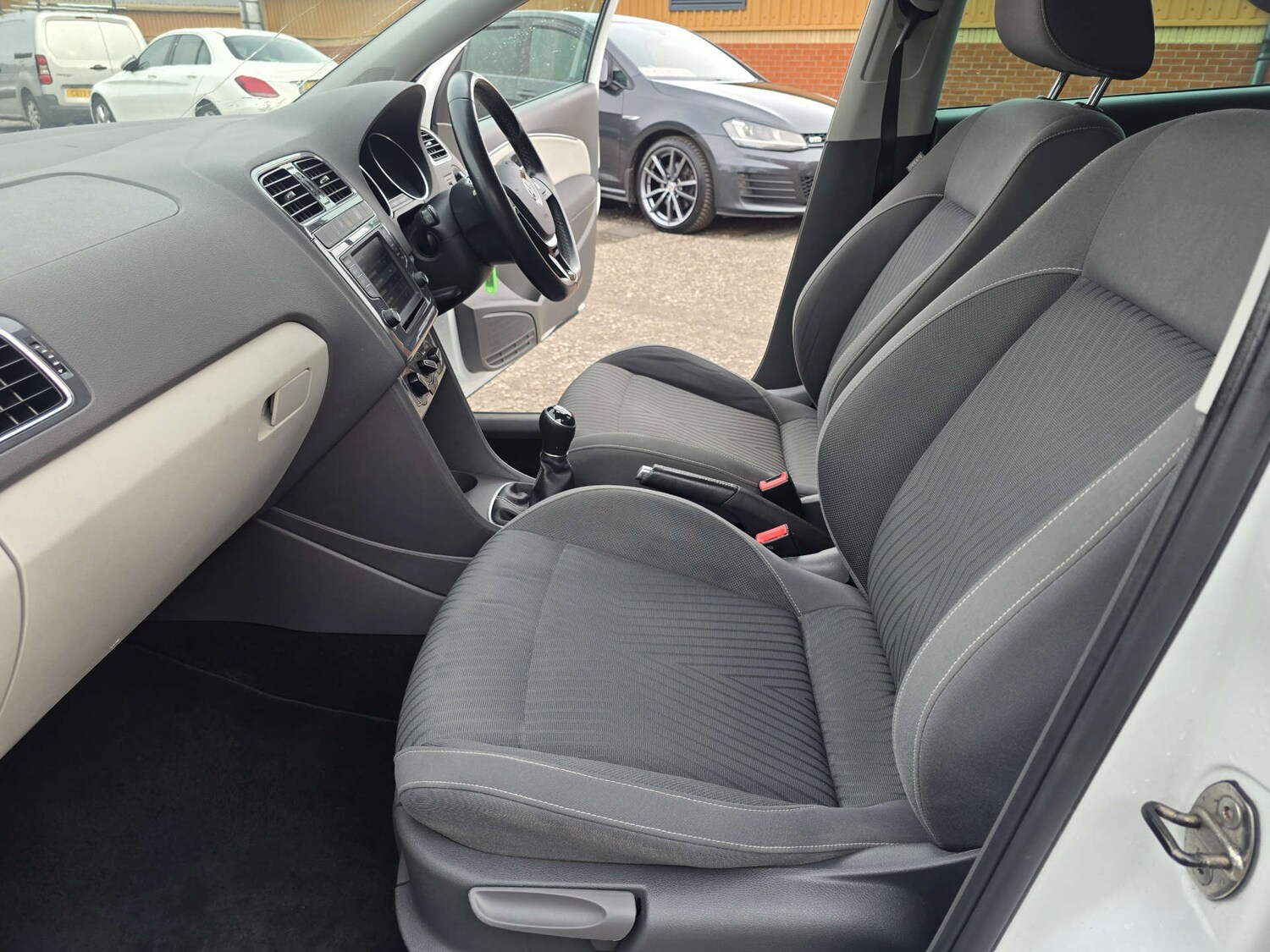 Used Volkswagen Polo 2015 for sale - 77556742: Photo 15