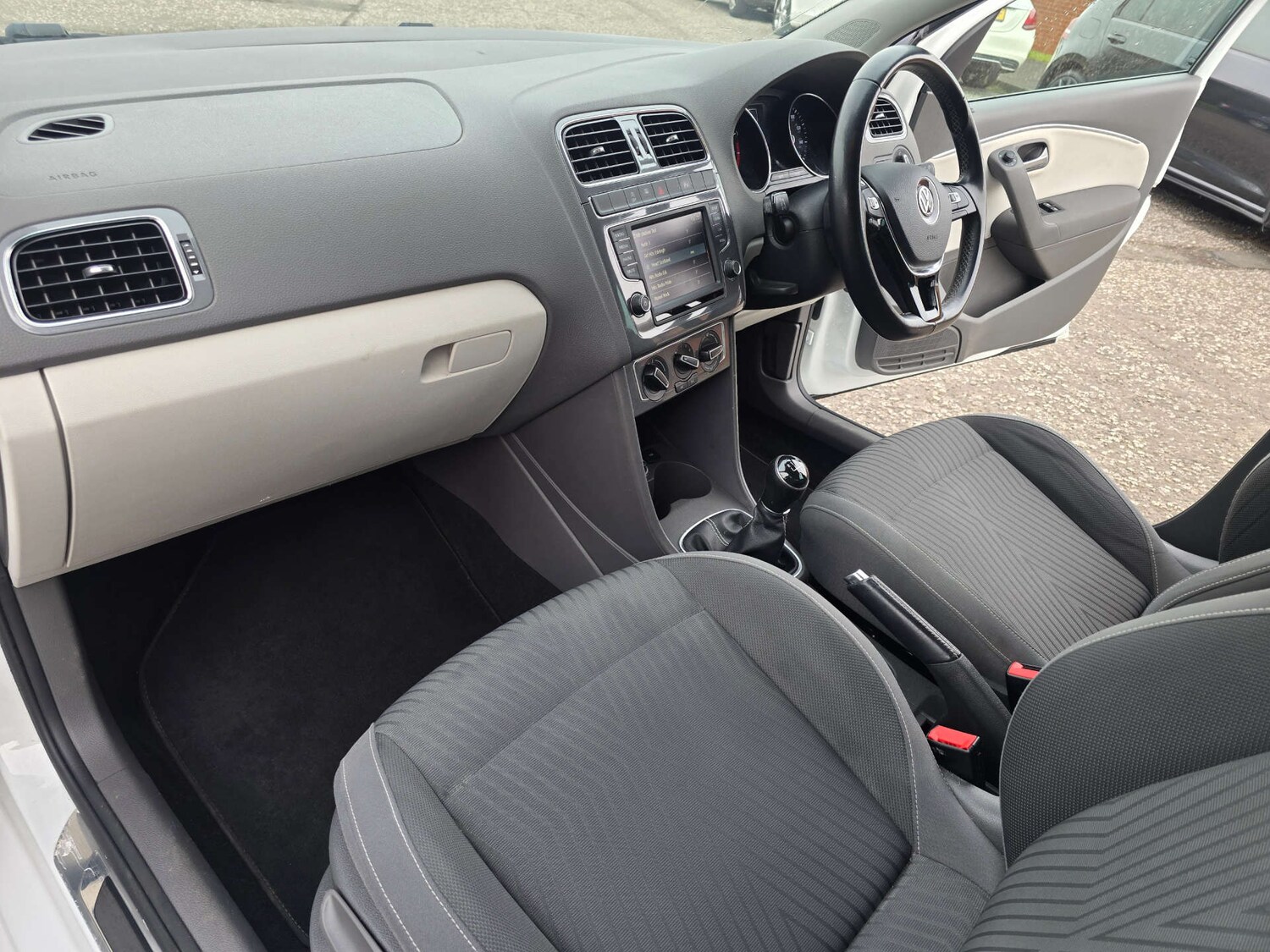 Used Volkswagen Polo 2015 for sale - 77556742: Photo 16