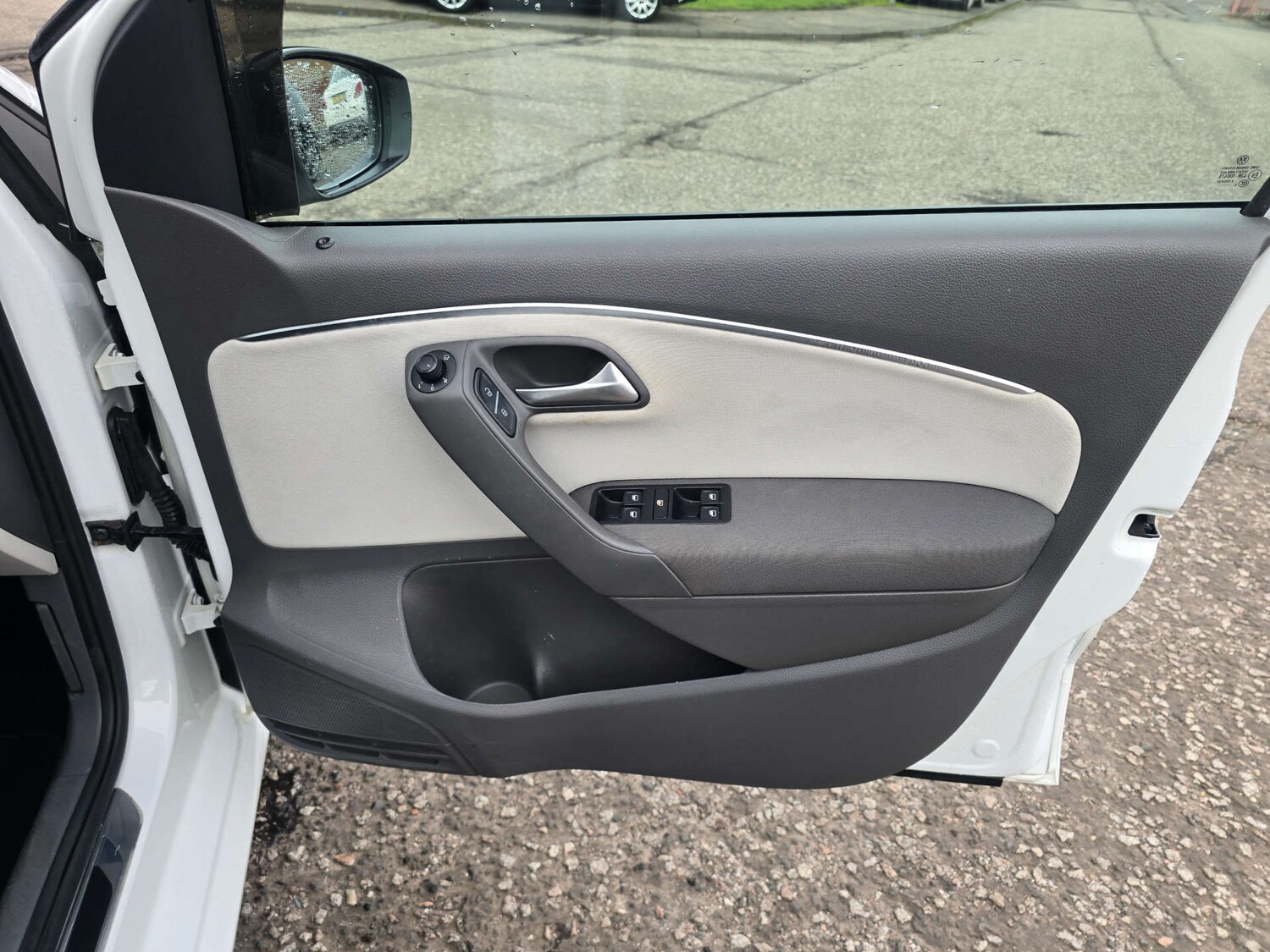 Used Volkswagen Polo 2015 for sale - 77556742: Photo 50