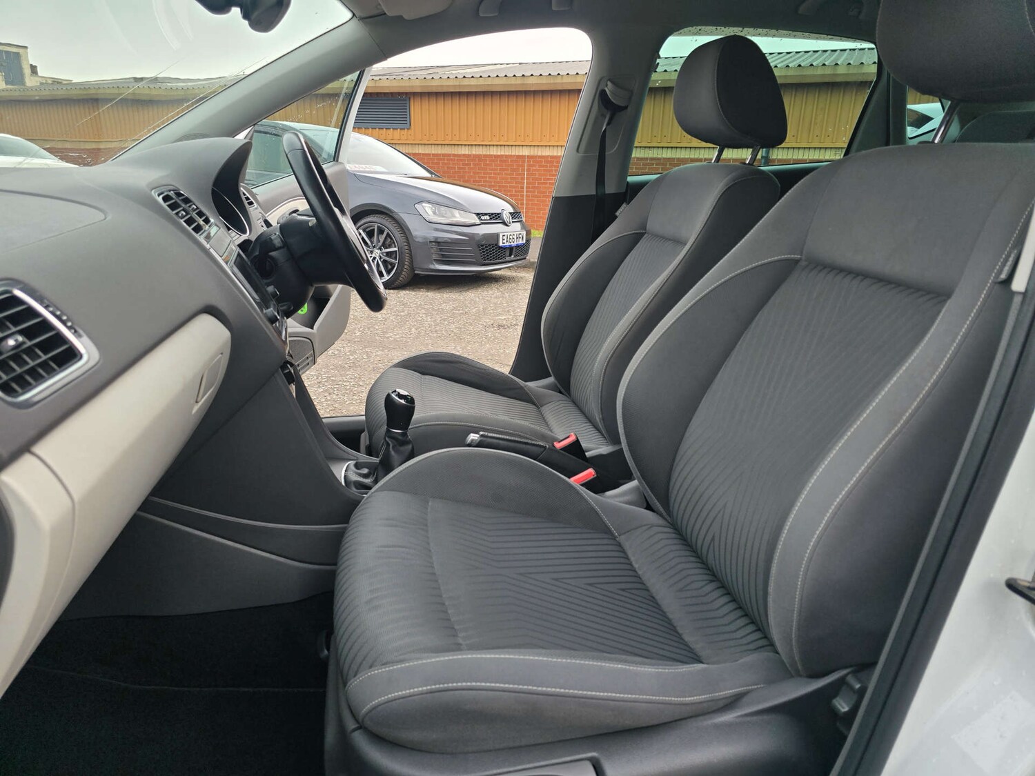 Used Volkswagen Polo 2015 for sale - 77556742: Photo 51