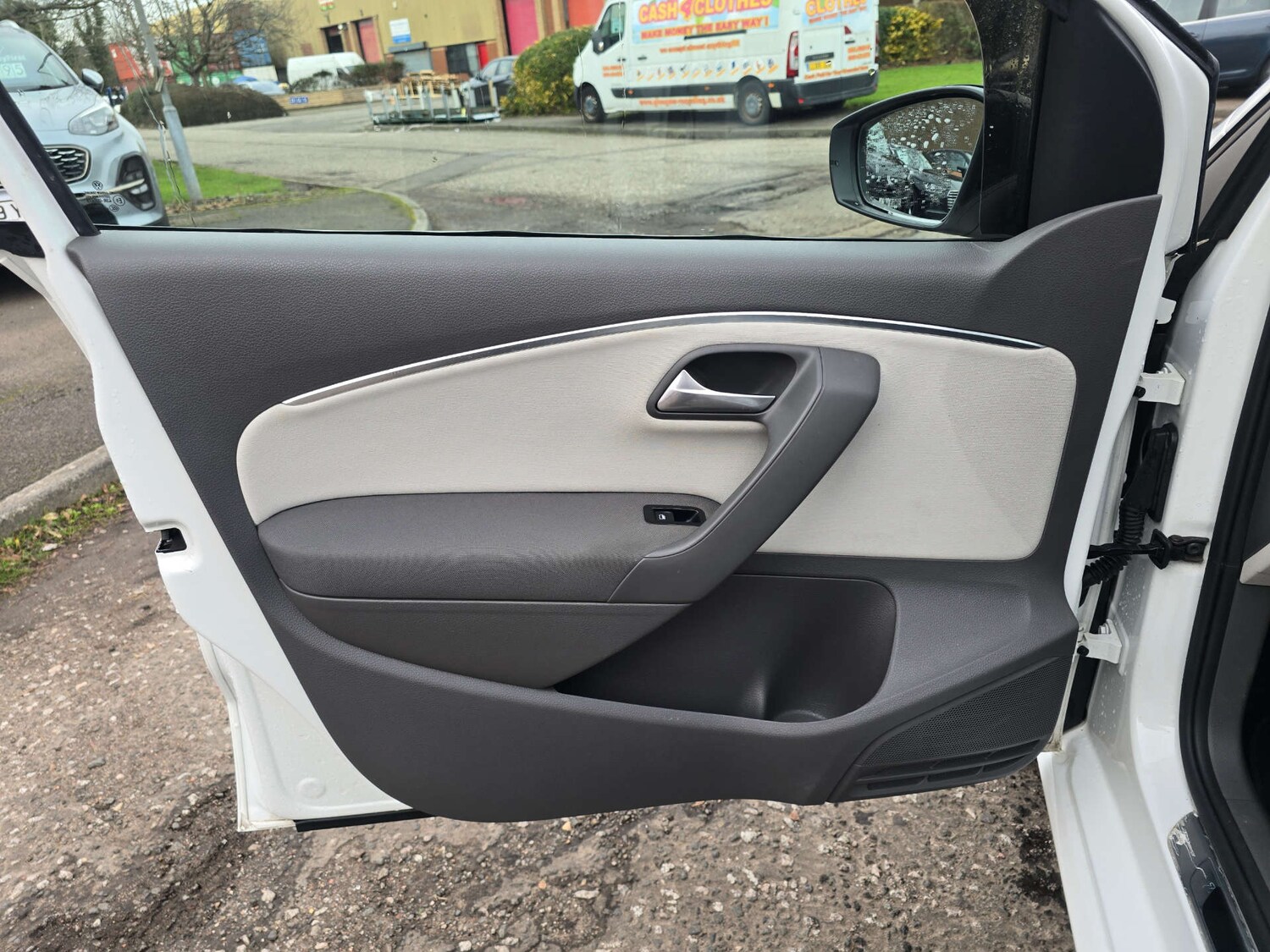 Used Volkswagen Polo 2015 for sale - 77556742: Photo 54