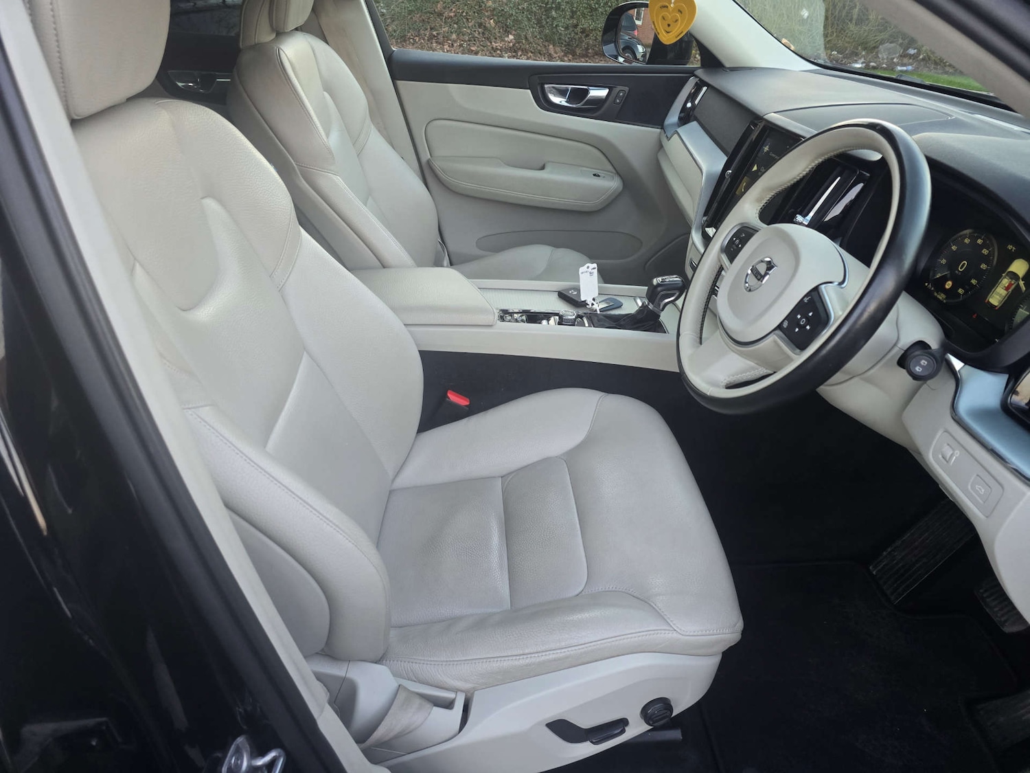 Used Volvo XC60 2018 for sale - 77745547: Photo 11