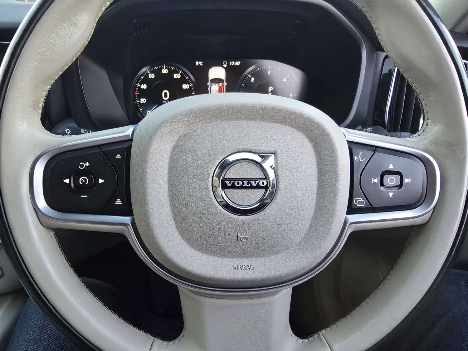 Used Volvo XC60 2018 for sale - 77745547: Photo 60