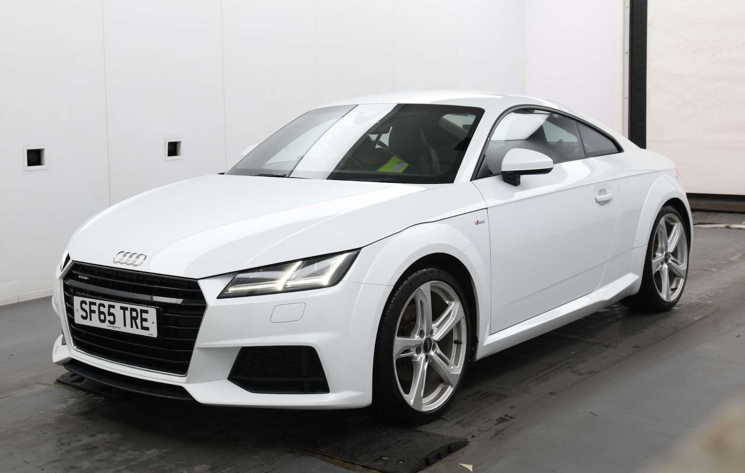 Used Audi TT 2015 for sale - 76687509: Photo 2