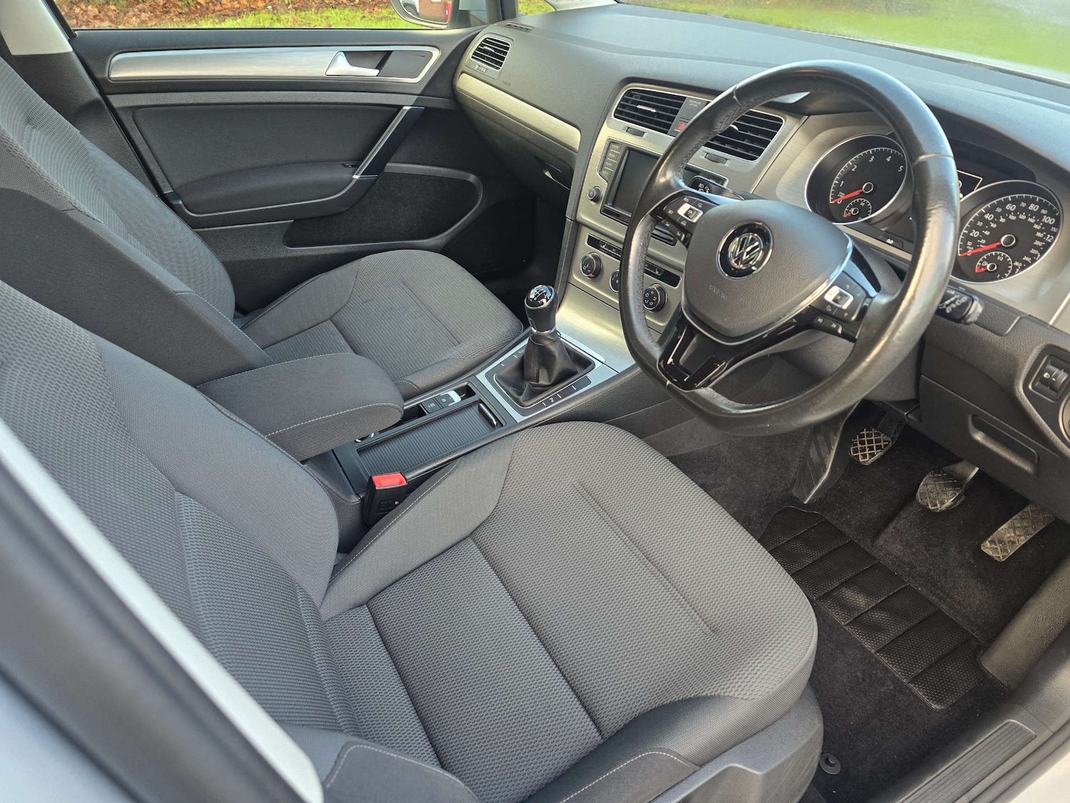 Used Volkswagen Golf 2016 for sale - 76764992: Photo 42