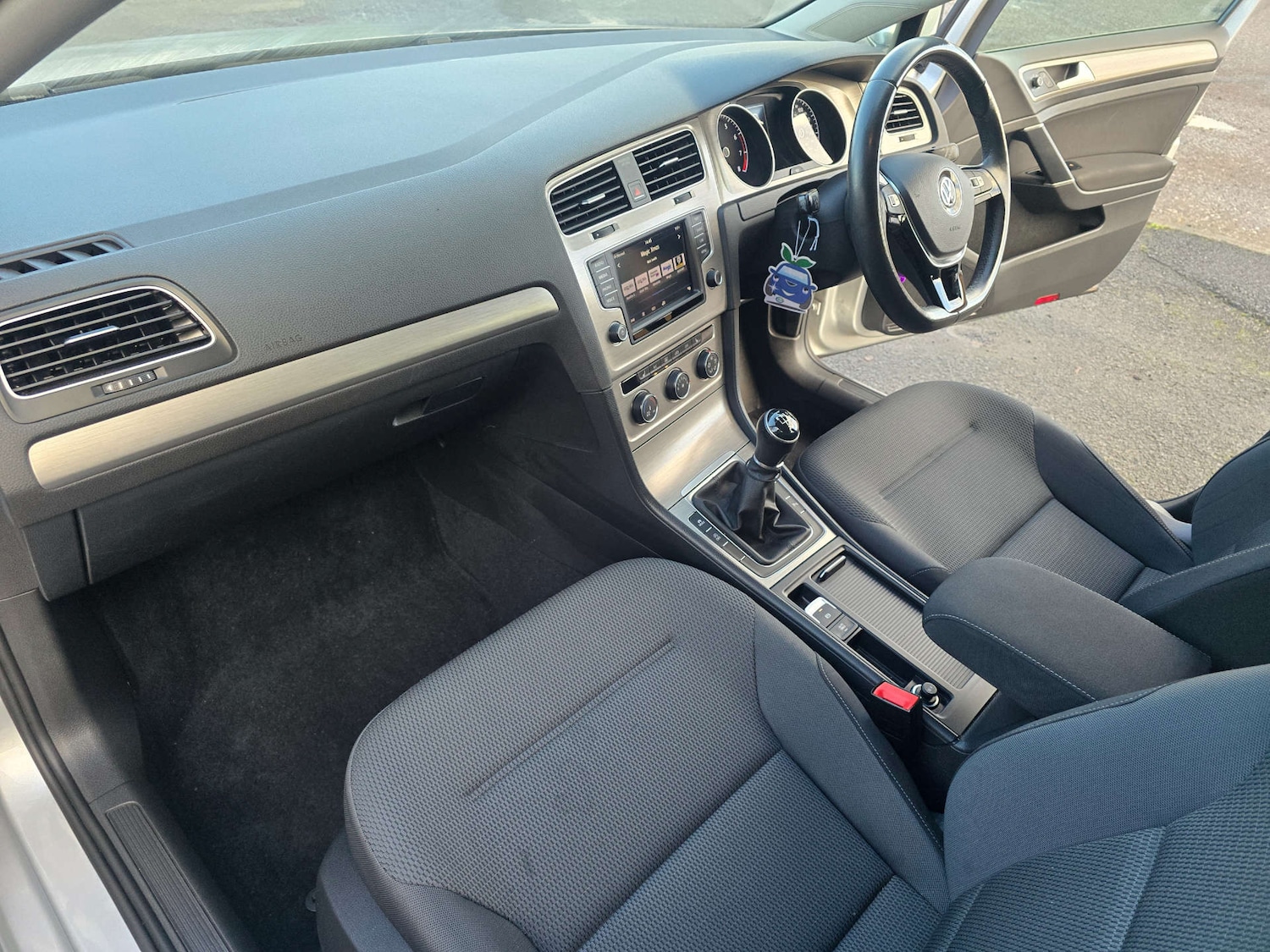 Used Volkswagen Golf 2016 for sale - 76764992: Photo 47