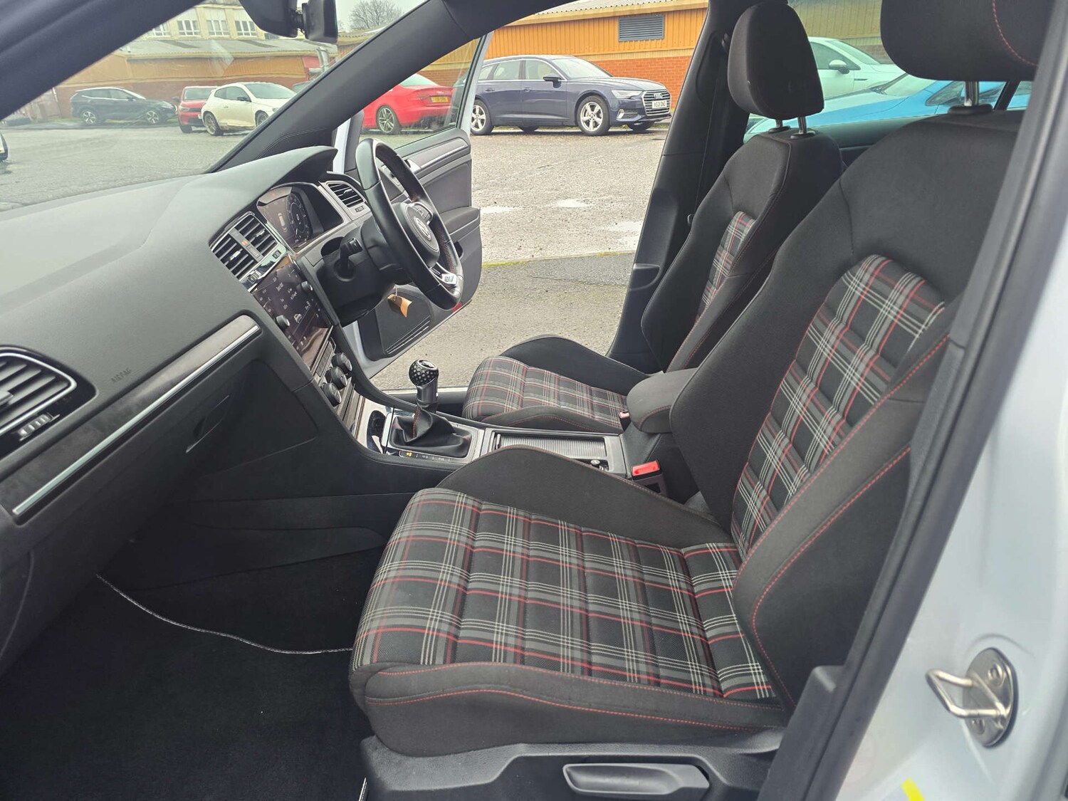 Used Volkswagen Golf 2018 for sale - 77504110: Photo 14