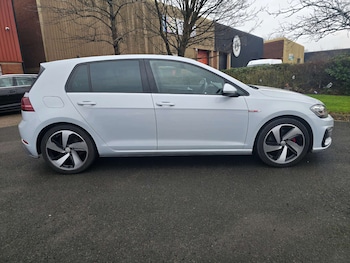 Used Volkswagen Golf 2018 for sale - 77504110: Photo
