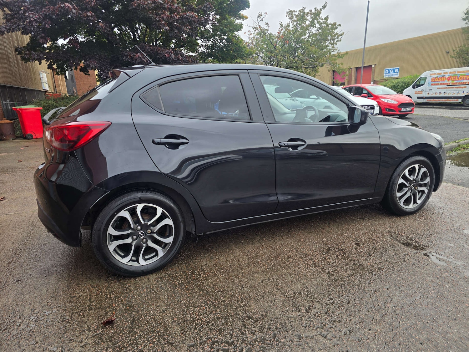 Used Mazda Mazda2 2015 for sale - 76132390: Photo 37