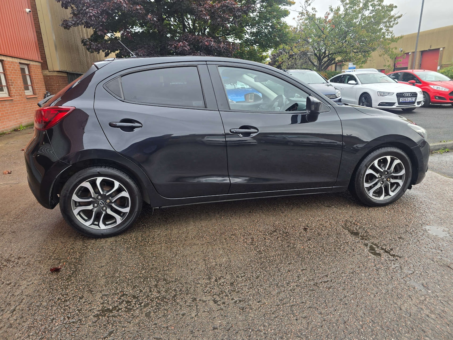 Used Mazda Mazda2 2015 for sale - 76132390: Photo 38