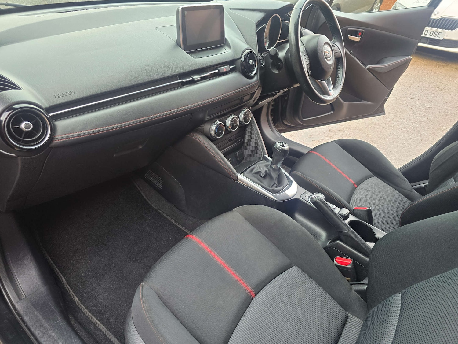 Used Mazda Mazda2 2015 for sale - 76132390: Photo 49
