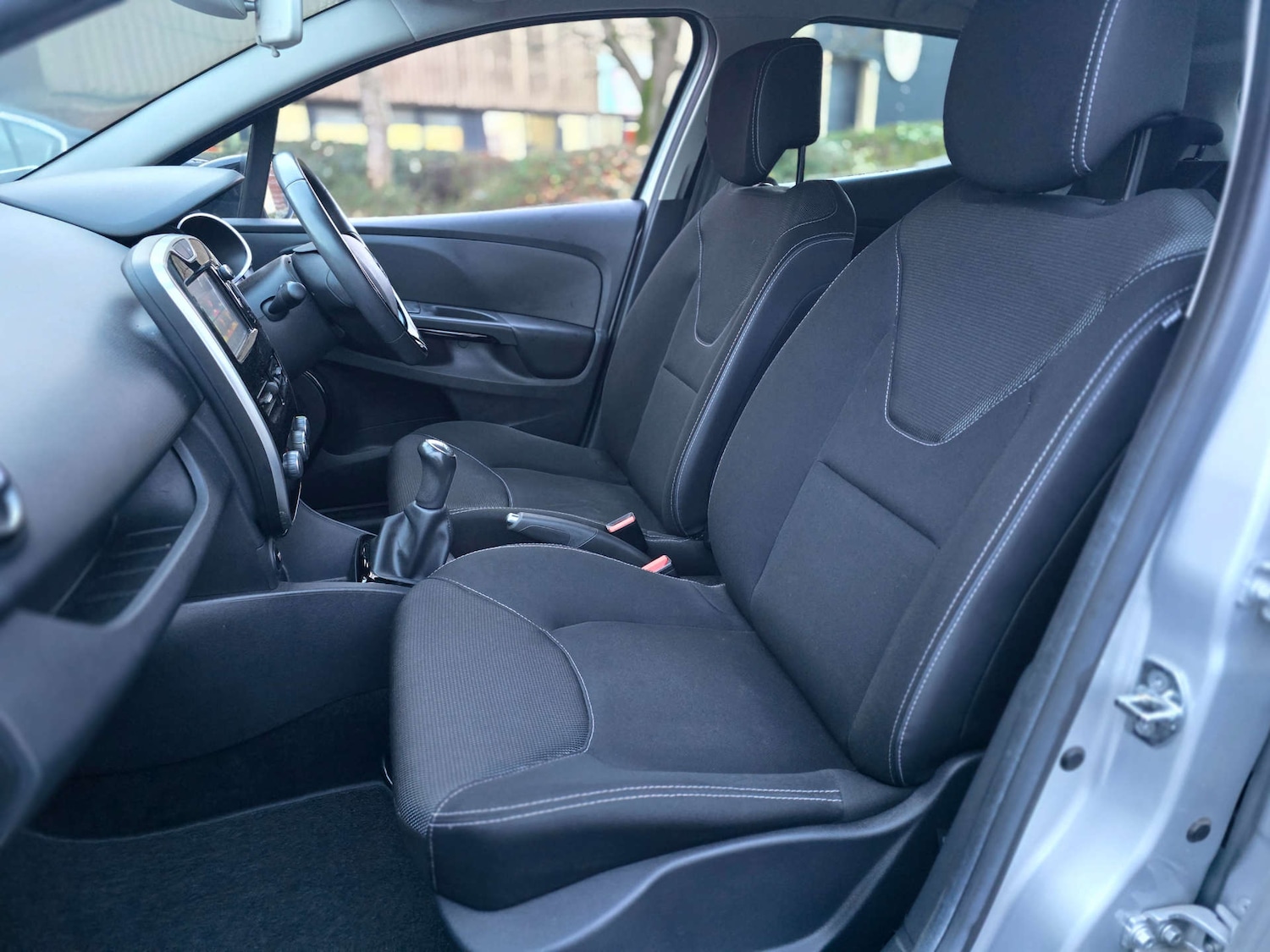 Used Renault Clio 2016 for sale - 76896323: Photo 15