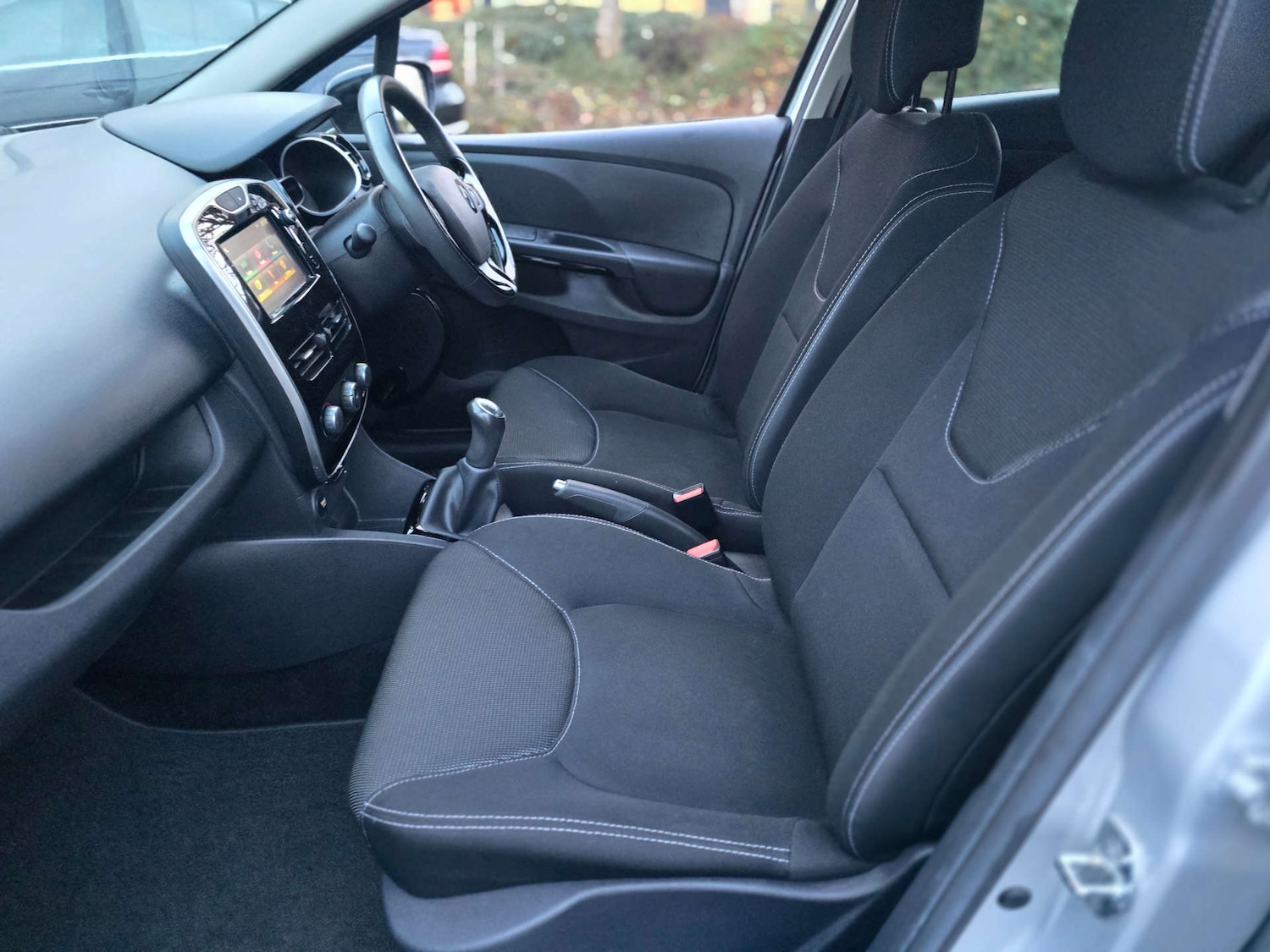 Used Renault Clio 2016 for sale - 76896323: Photo 51