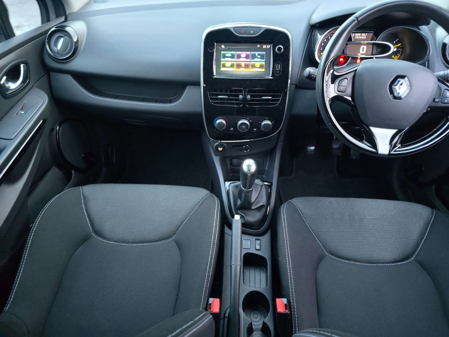 Used Renault Clio 2016 for sale - 76896323: Photo 55