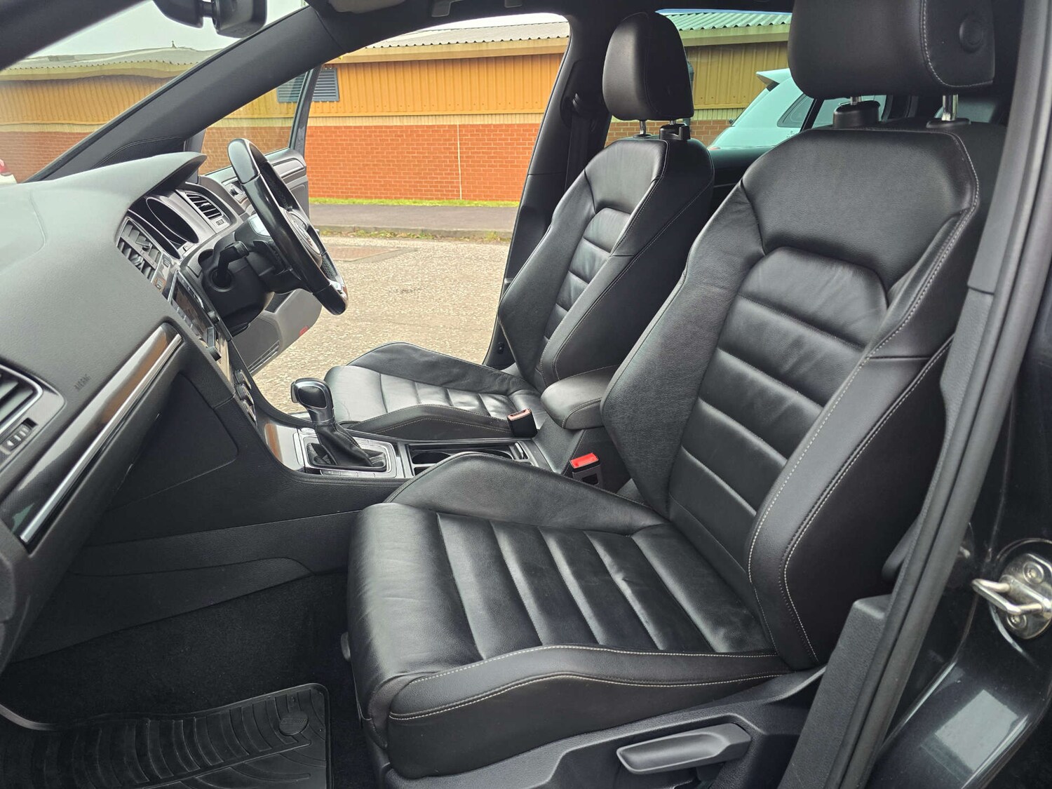 Used Volkswagen Golf 2016 for sale - 77558215: Photo 16