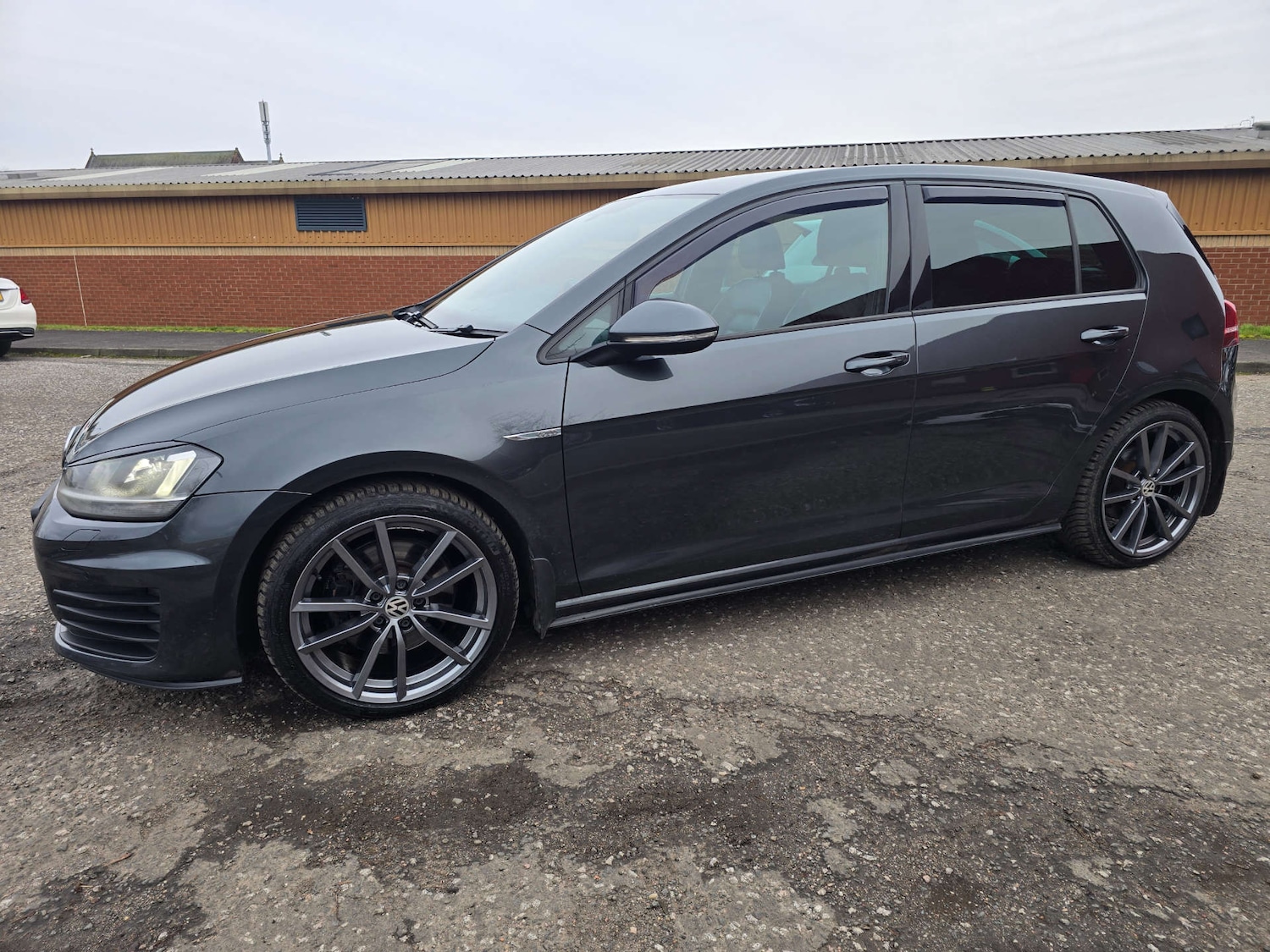 Used Volkswagen Golf 2016 for sale - 77558215: Photo 5