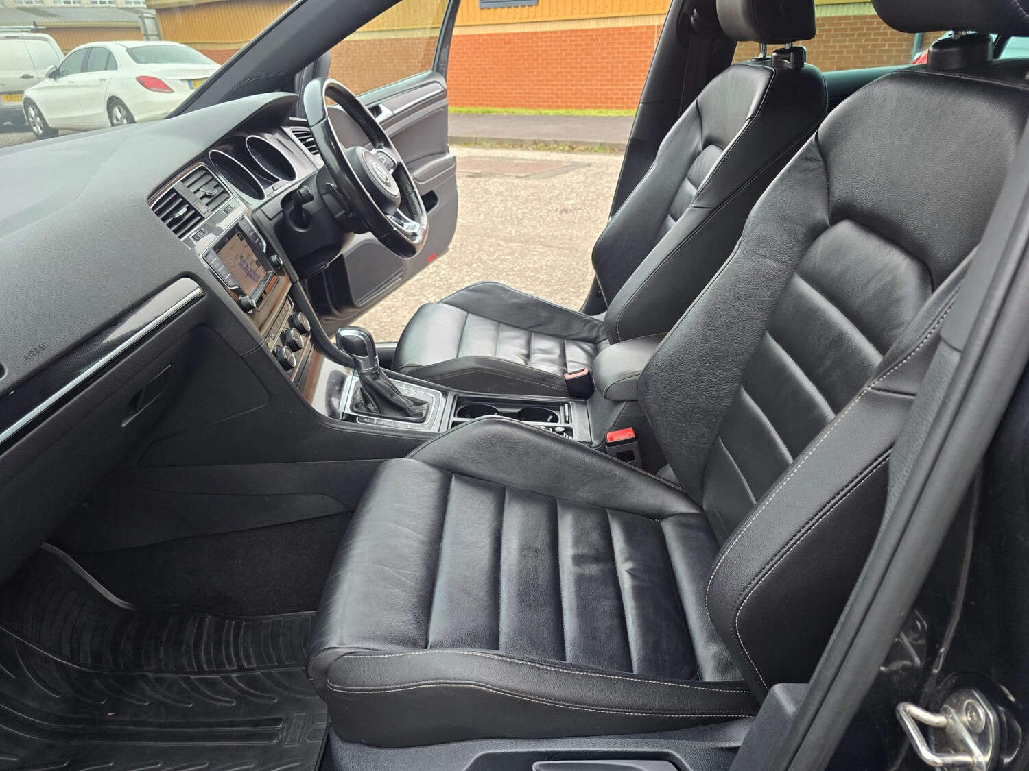 Used Volkswagen Golf 2016 for sale - 77558215: Photo 53