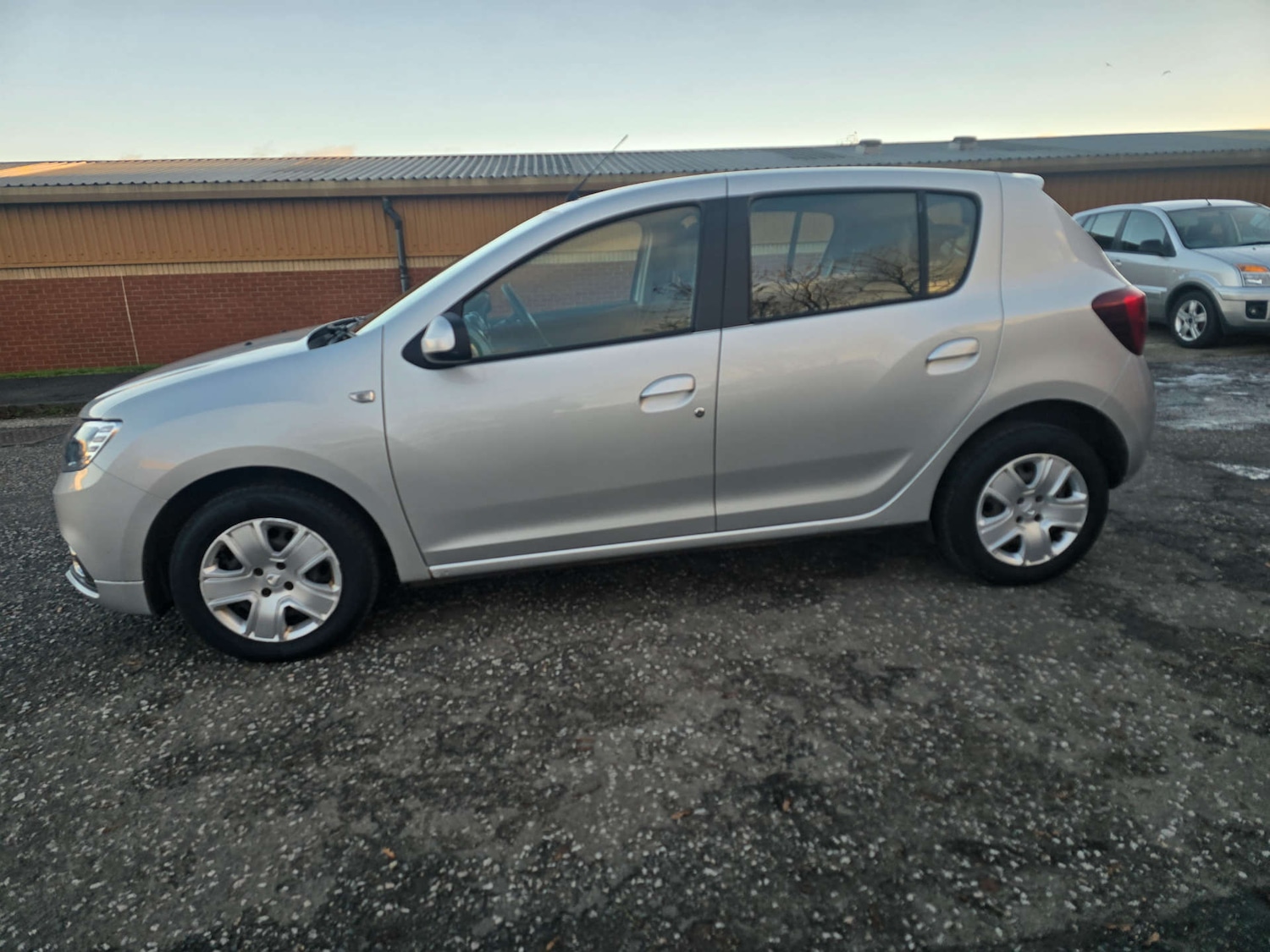 Used Dacia Sandero 2017 for sale - 76628291: Photo 28