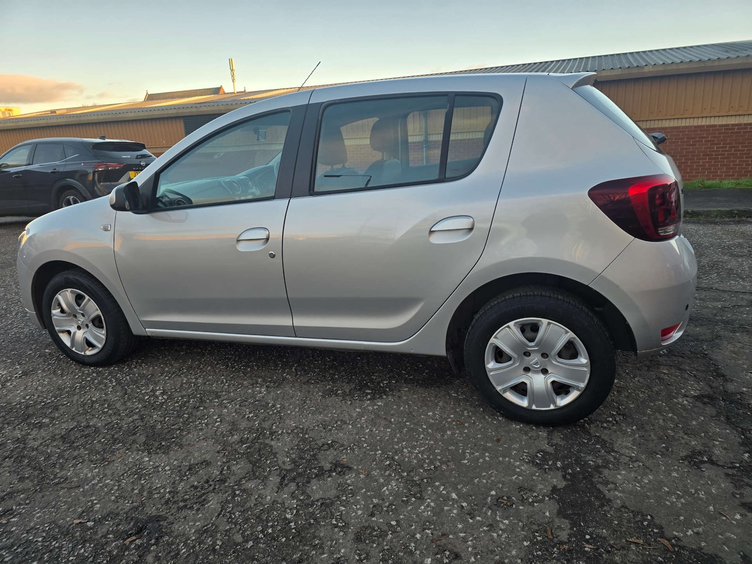 Used Dacia Sandero 2017 for sale - 76628291: Photo 30