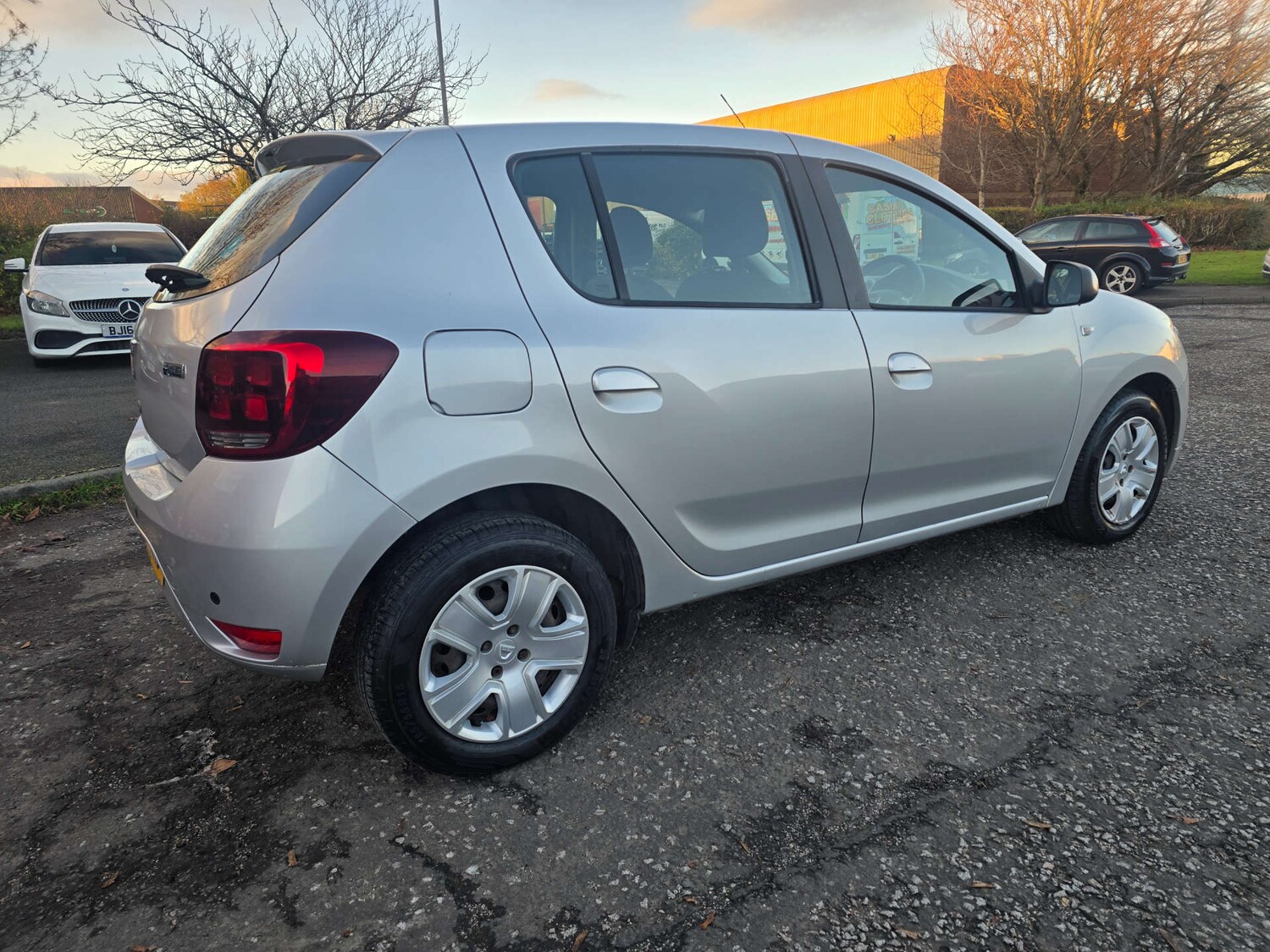 Used Dacia Sandero 2017 for sale - 76628291: Photo 36