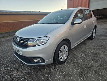 Used Dacia Sandero 2017 for sale - 76628291: Photo