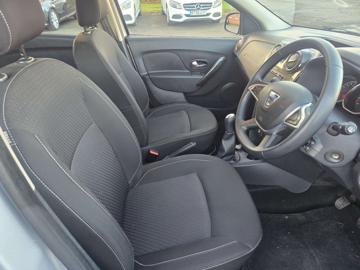 Used Dacia Sandero 2017 for sale - 76628291: Photo 43