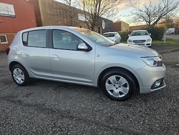 Used Dacia Sandero 2017 for sale - 76628291: Photo