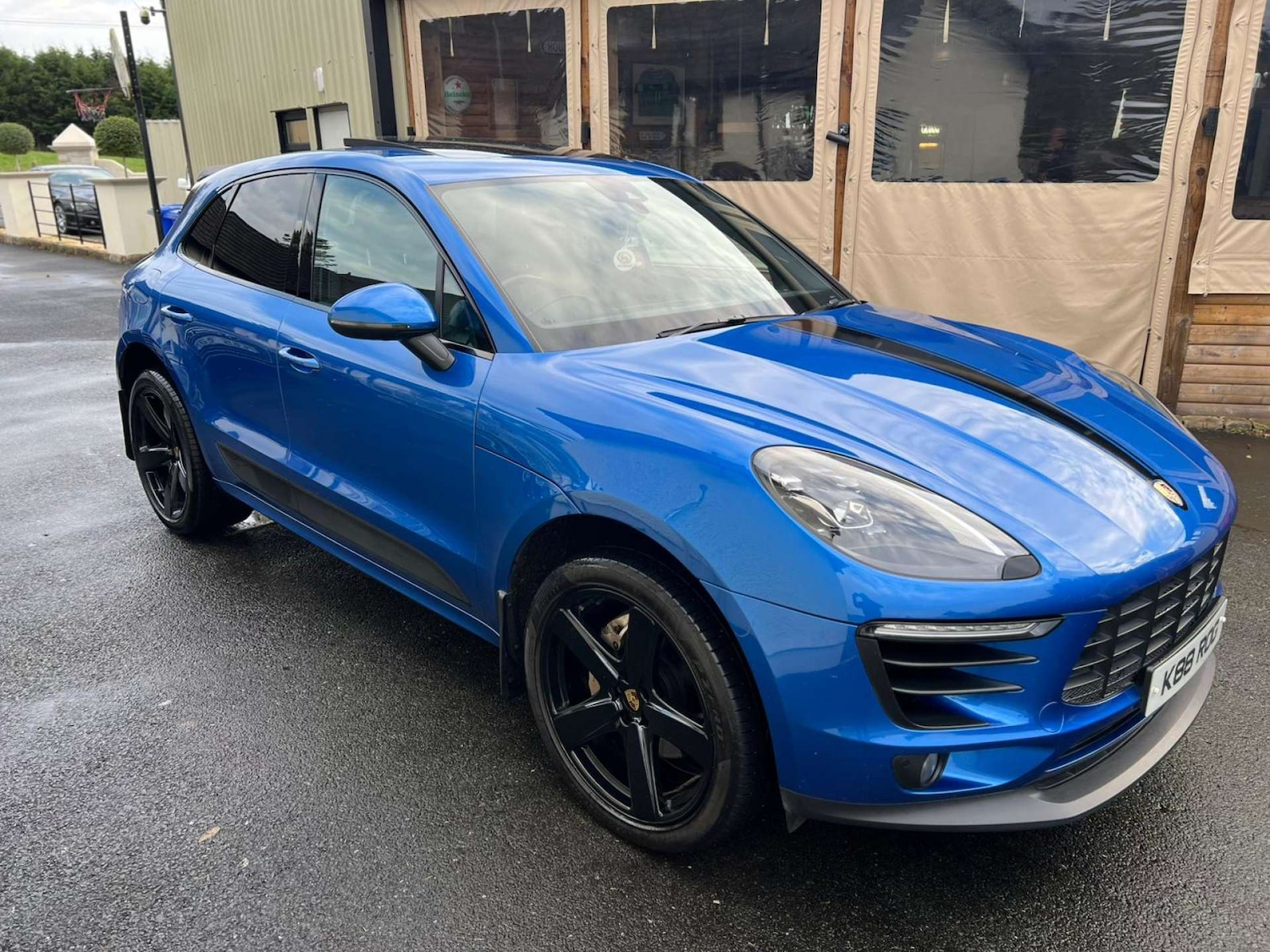 Used Porsche Macan 2017 for sale - 77562676: Photo 2