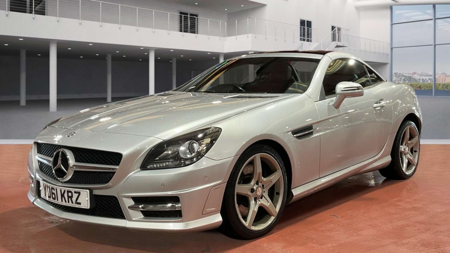 Used Mercedes-Benz SLK 2011 for sale - 77342895: Photo 2