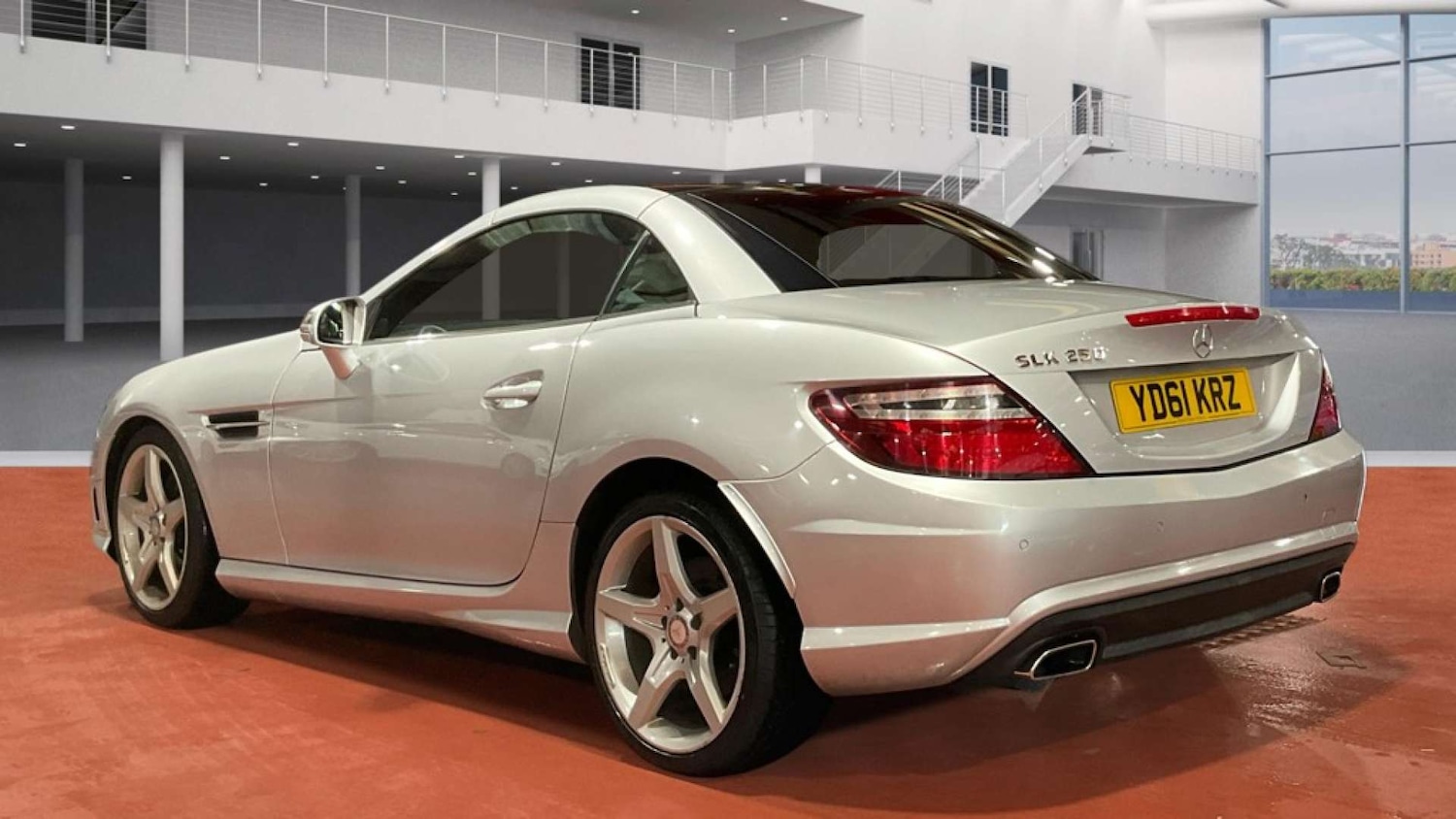 Used Mercedes-Benz SLK 2011 for sale - 77342895: Photo 3