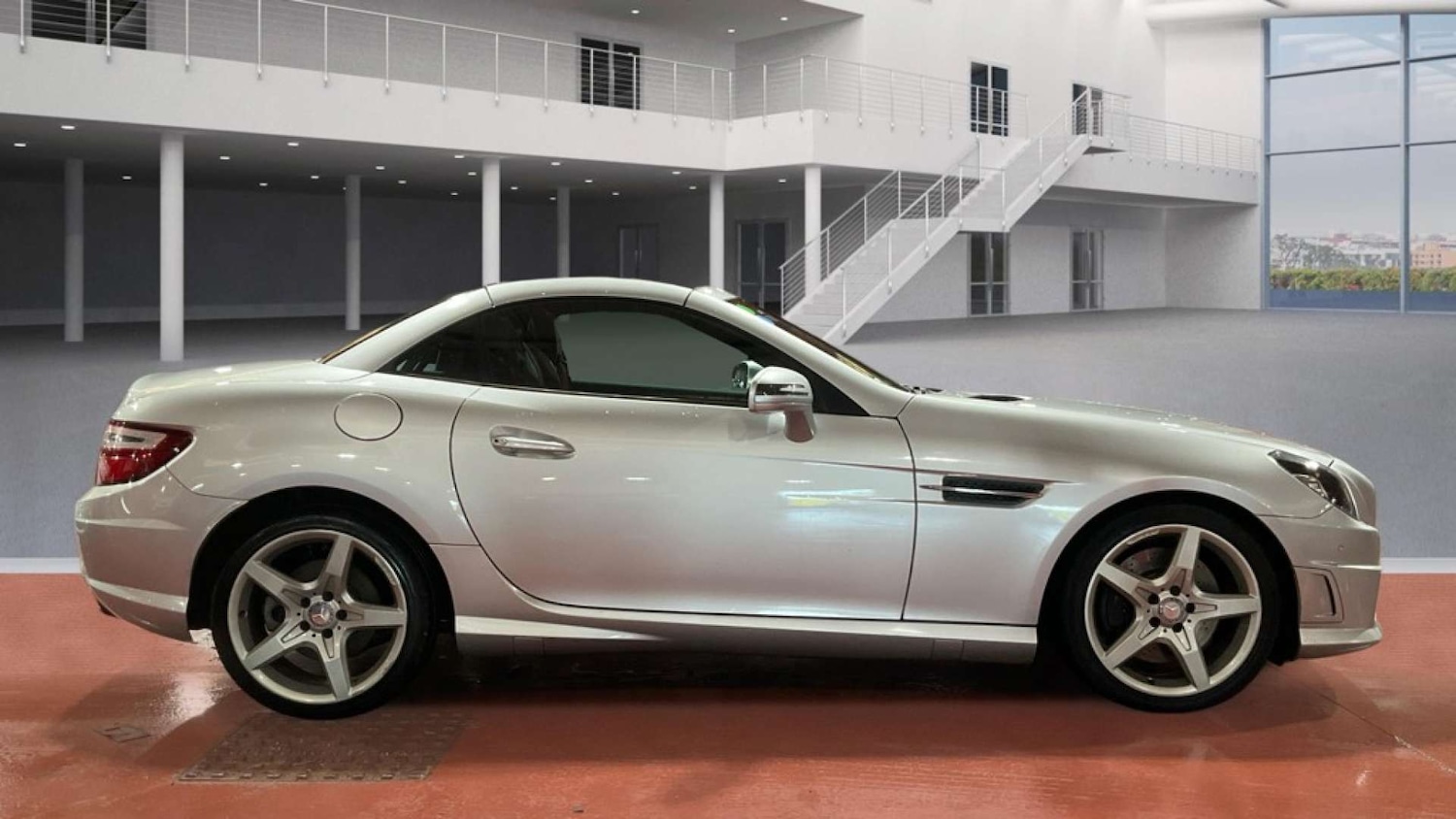Used Mercedes-Benz SLK 2011 for sale - 77342895: Photo 5