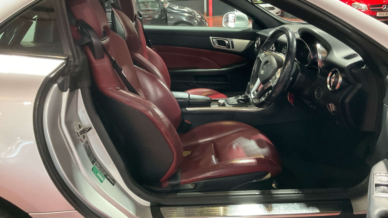 Used Mercedes-Benz SLK 2011 for sale - 77342895: Photo 9