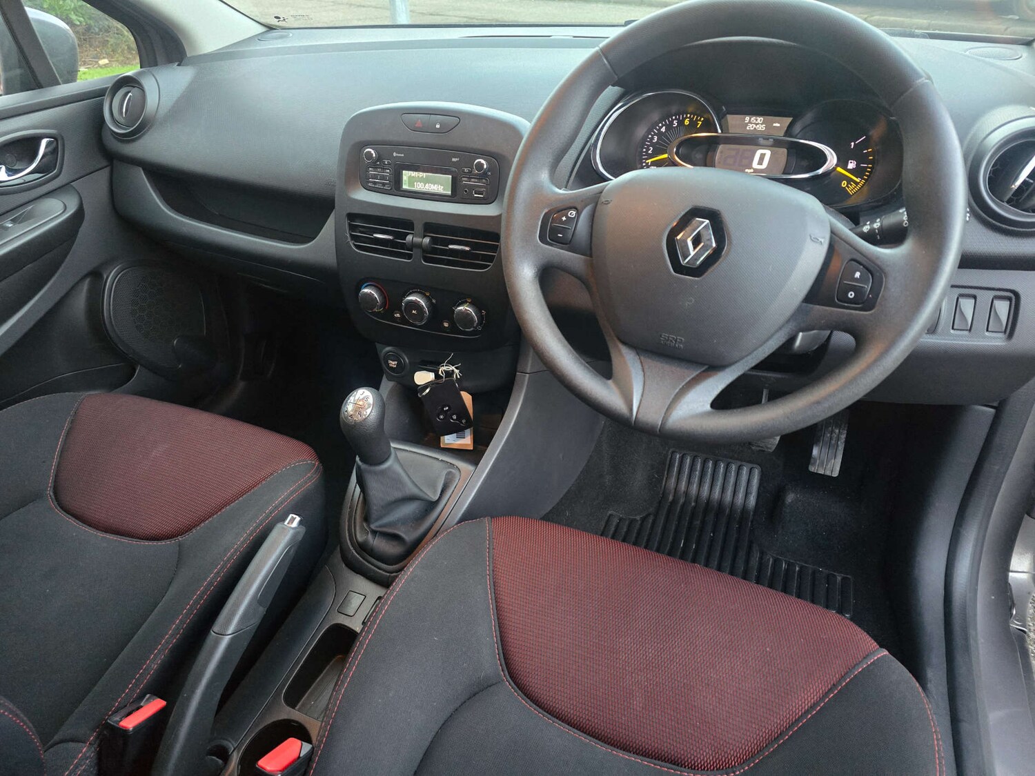 Used Renault Clio 2013 for sale - 77370972: Photo 43