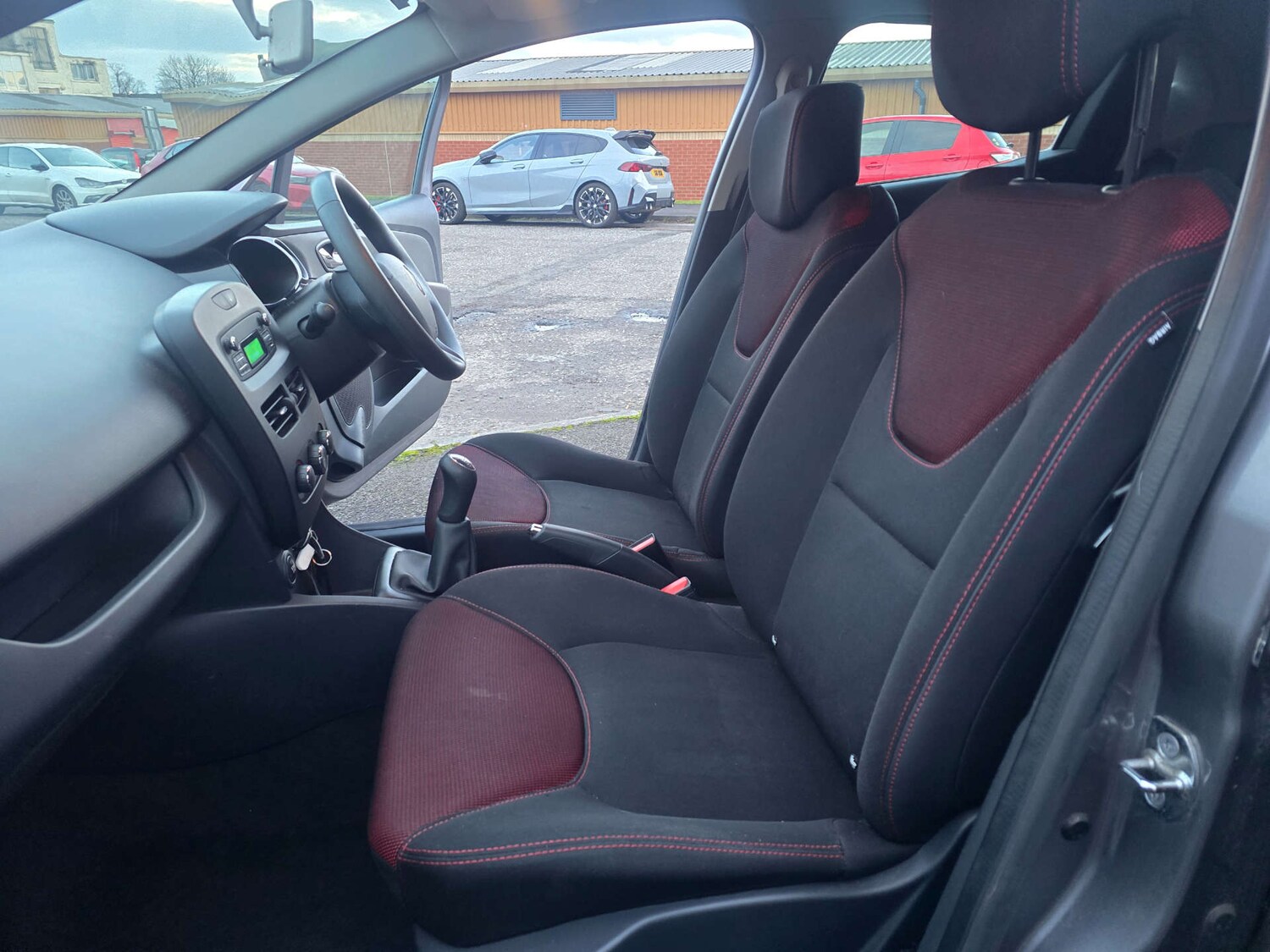 Used Renault Clio 2013 for sale - 77370972: Photo 44