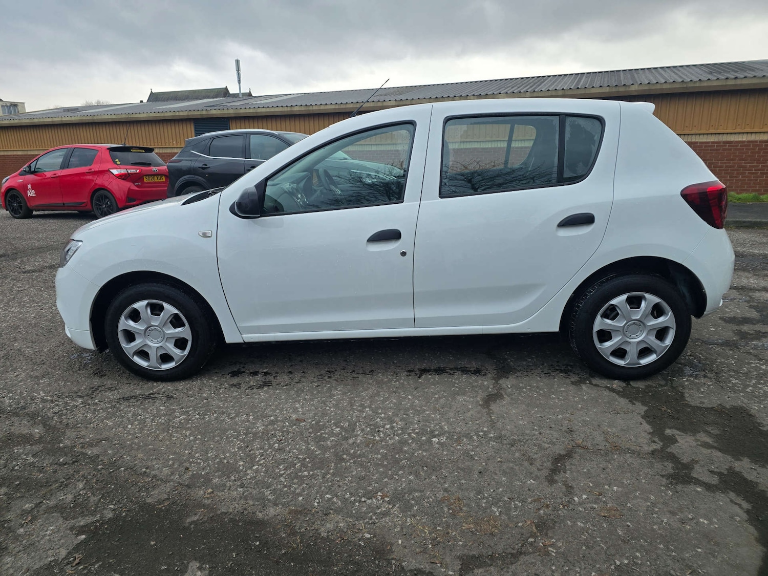 Used Dacia Sandero 2017 for sale - 77380657: Photo 28