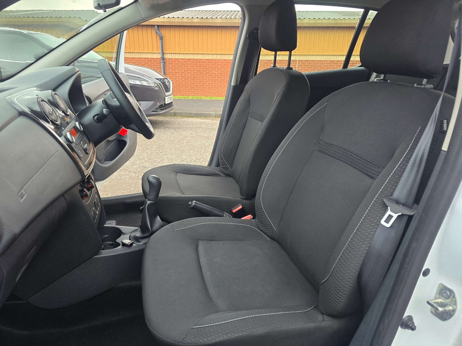 Used Dacia Sandero 2017 for sale - 77380657: Photo 44