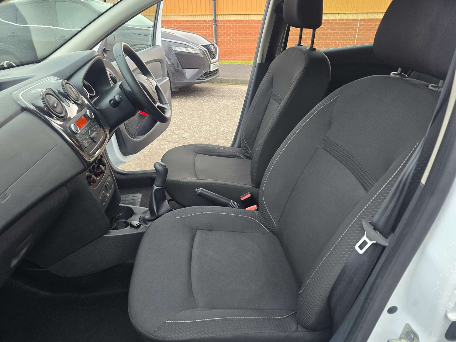 Used Dacia Sandero 2017 for sale - 77380657: Photo 45