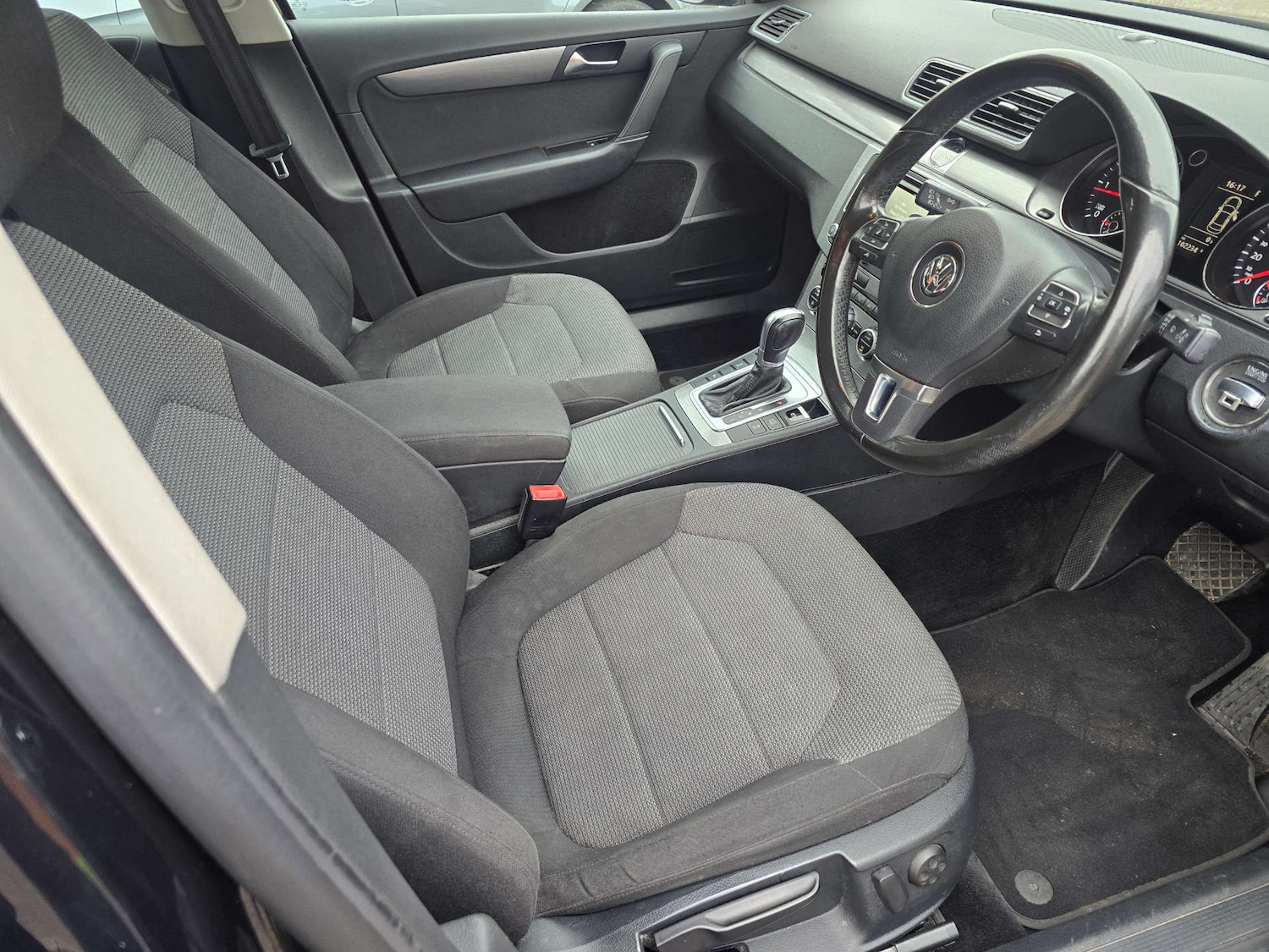 Used Volkswagen Passat 2013 for sale - 76056647: Photo 45