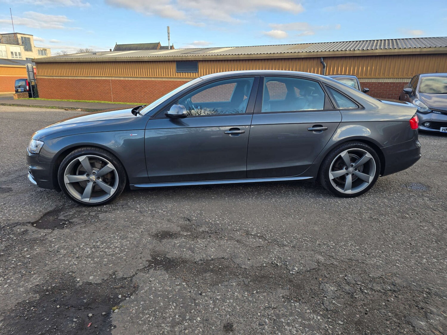 Used Audi A4 2013 for sale - 77793053: Photo 27