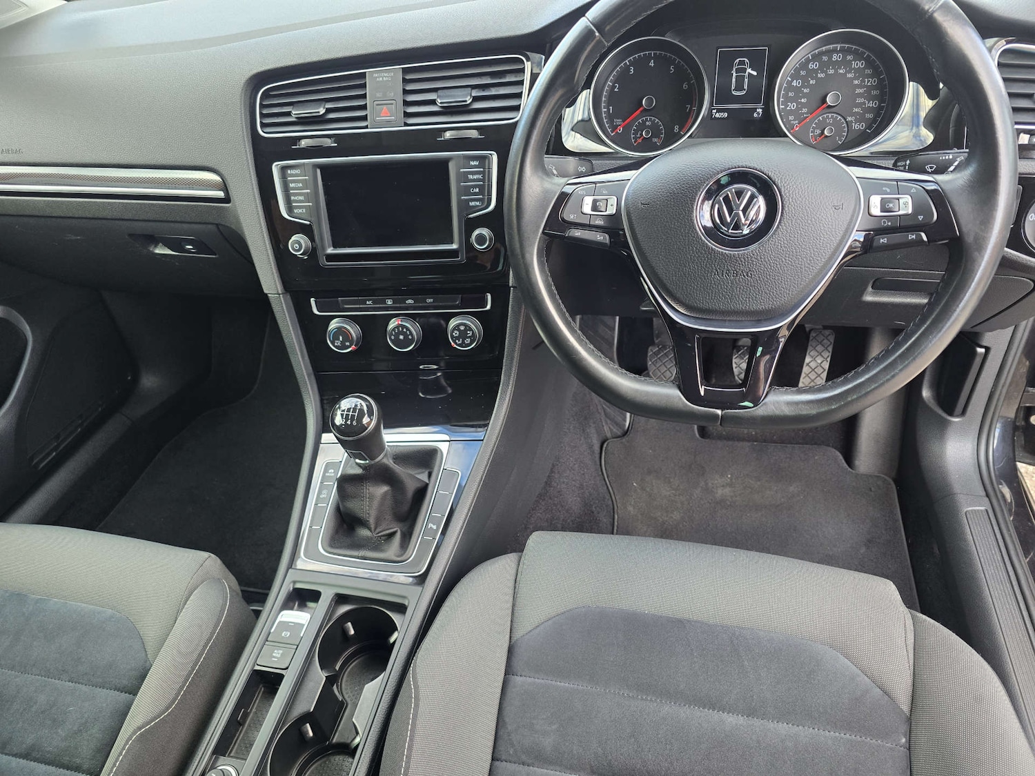 Used Volkswagen Golf 2015 for sale - 75952731: Photo 13