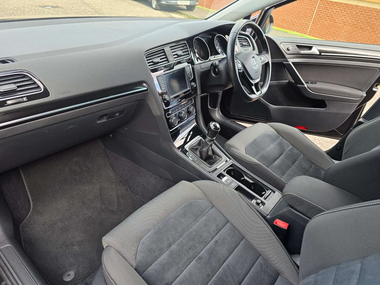 Used Volkswagen Golf 2015 for sale - 75952731: Photo 15