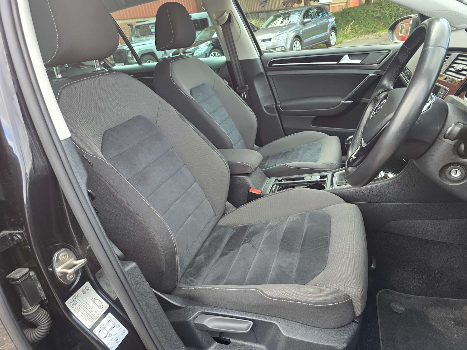 Used Volkswagen Golf 2015 for sale - 75952731: Photo 42