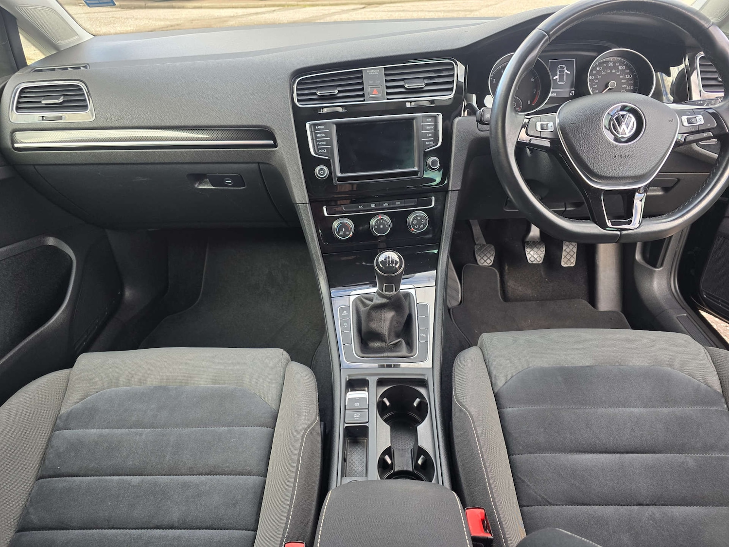 Used Volkswagen Golf 2015 for sale - 75952731: Photo 53