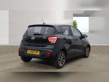 Used Hyundai i10 2018 for sale - 78677531: Photo
