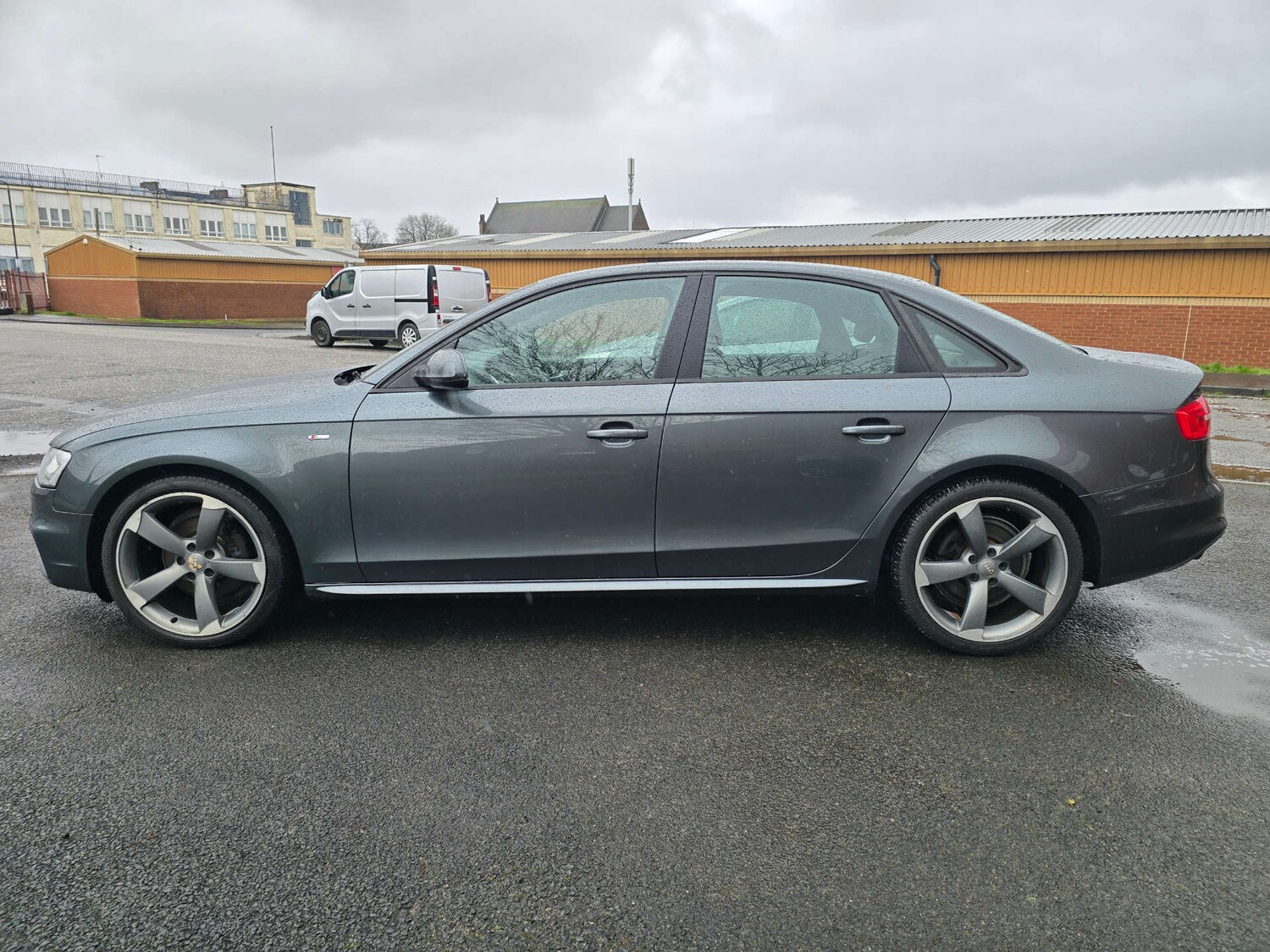 Used Audi A4 2013 for sale - 78122947: Photo 28